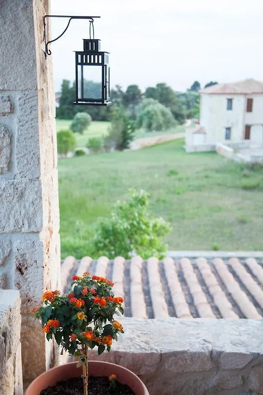 Helen'S Stone House Apartment Siviri